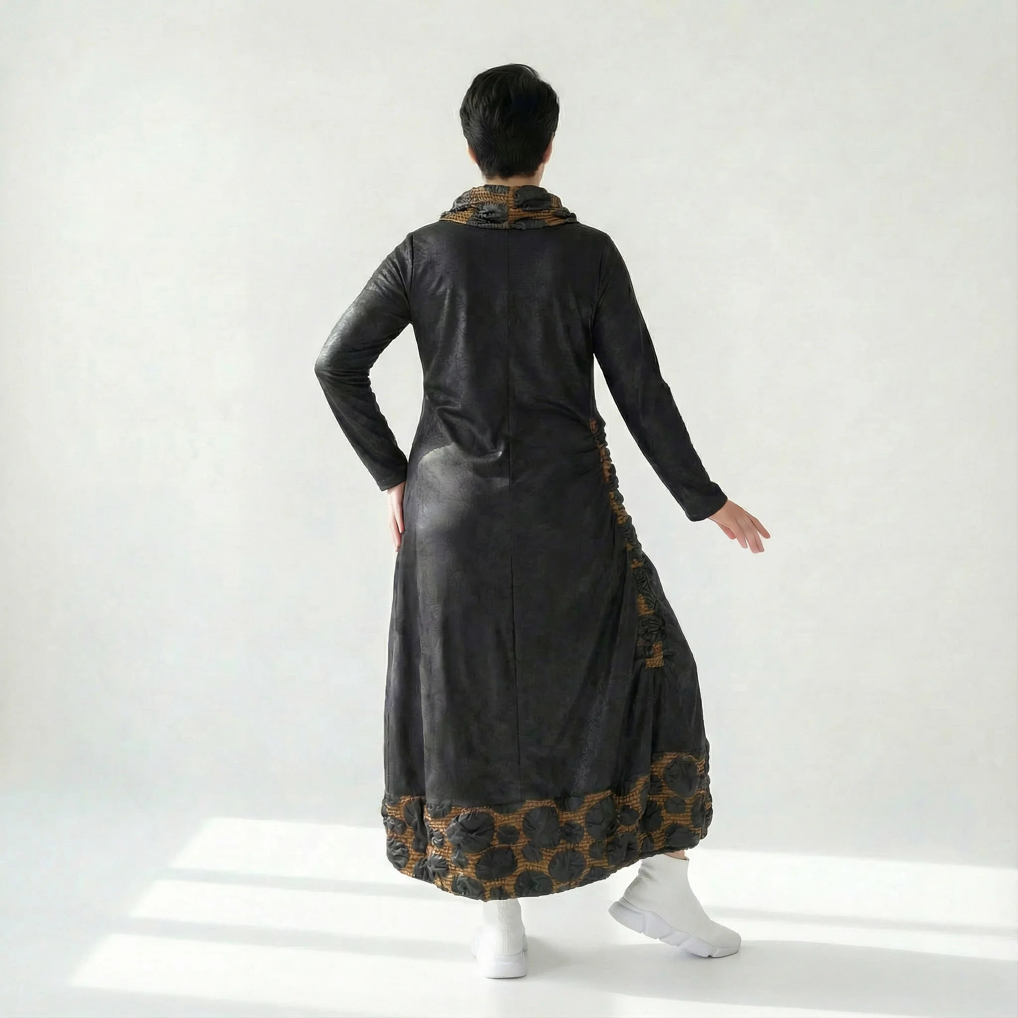 A-Form Kleid Lederimitat Damen Oversize Übergang Caraclan Design Modeare Avantgarde Look