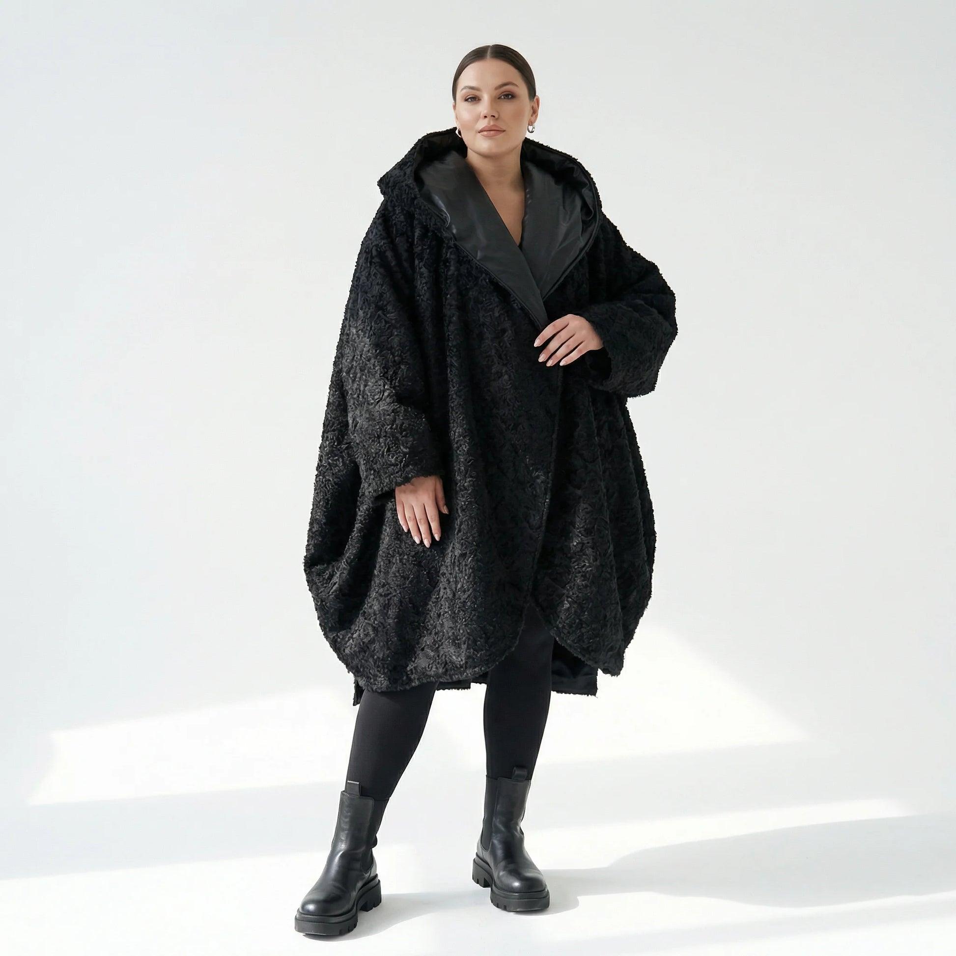 Oversize Damen Übergangsmantel Ballonform Plüsch Memorytaft warm H4 Fashion exklusiv bei Modeare