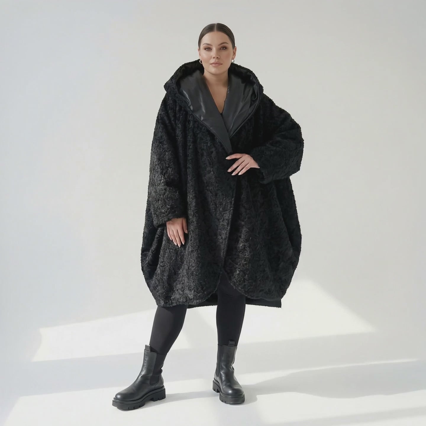 Oversize Damen Übergangsmantel Ballonform Plüsch Memorytaft warm H4 Fashion exklusiv bei Modeare