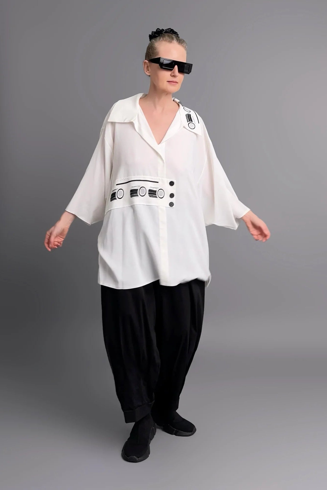 Fließende Slinky-Bluse in Weiß mit Oversize-Schnitt und halbdurchsichtigem Look