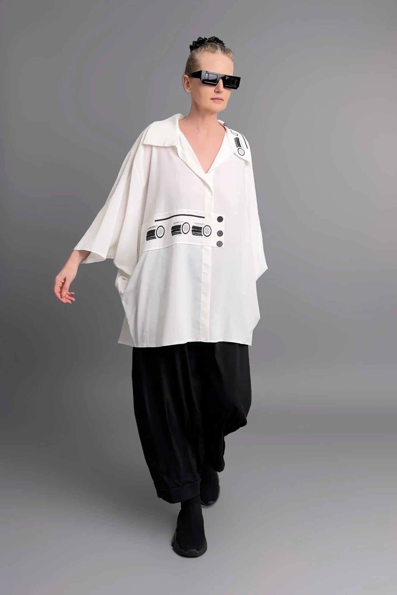 Fließende Slinky-Bluse in Weiß mit Oversize-Schnitt und halbdurchsichtigem Look