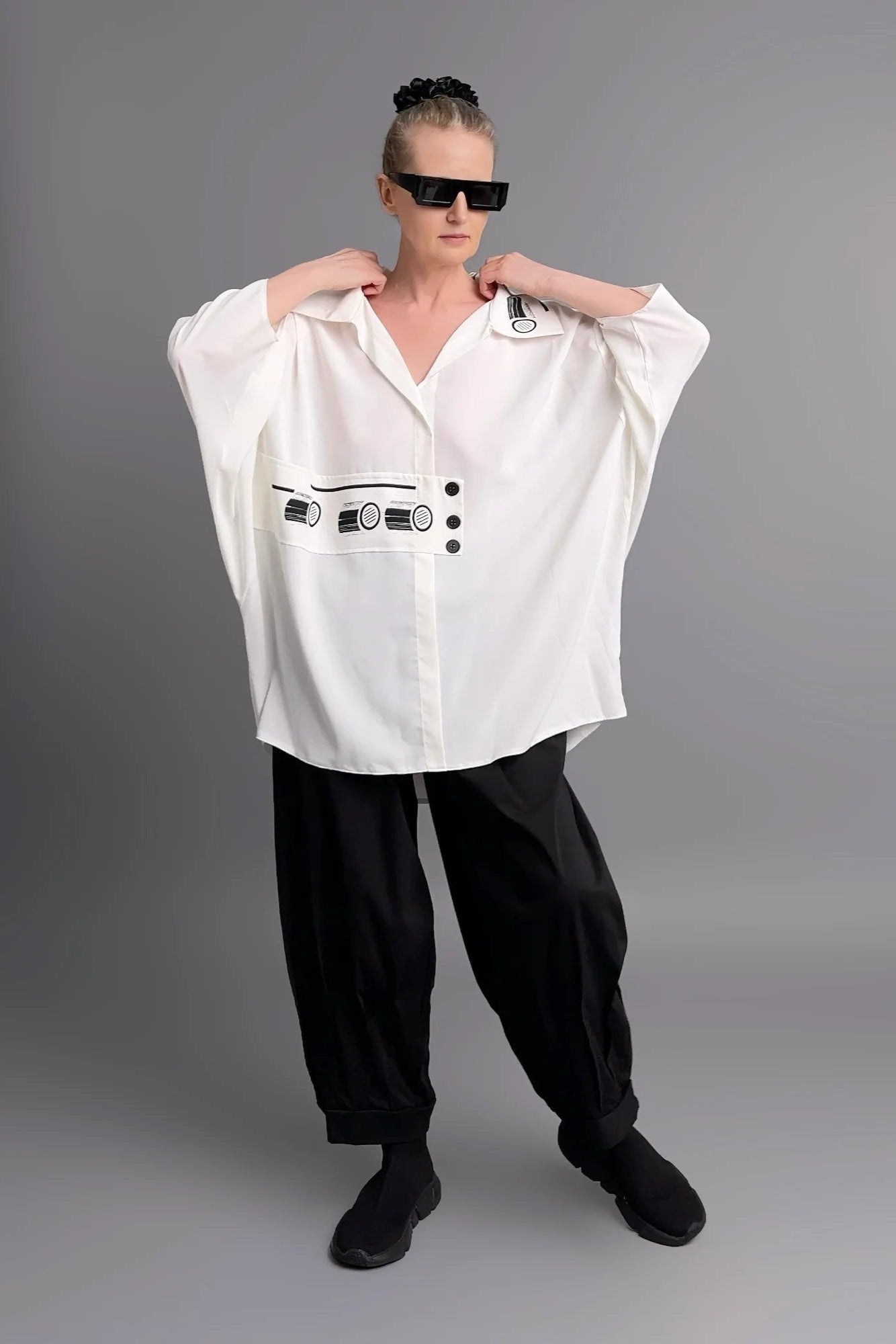 Fließende Slinky-Bluse in Weiß mit Oversize-Schnitt und halbdurchsichtigem Look